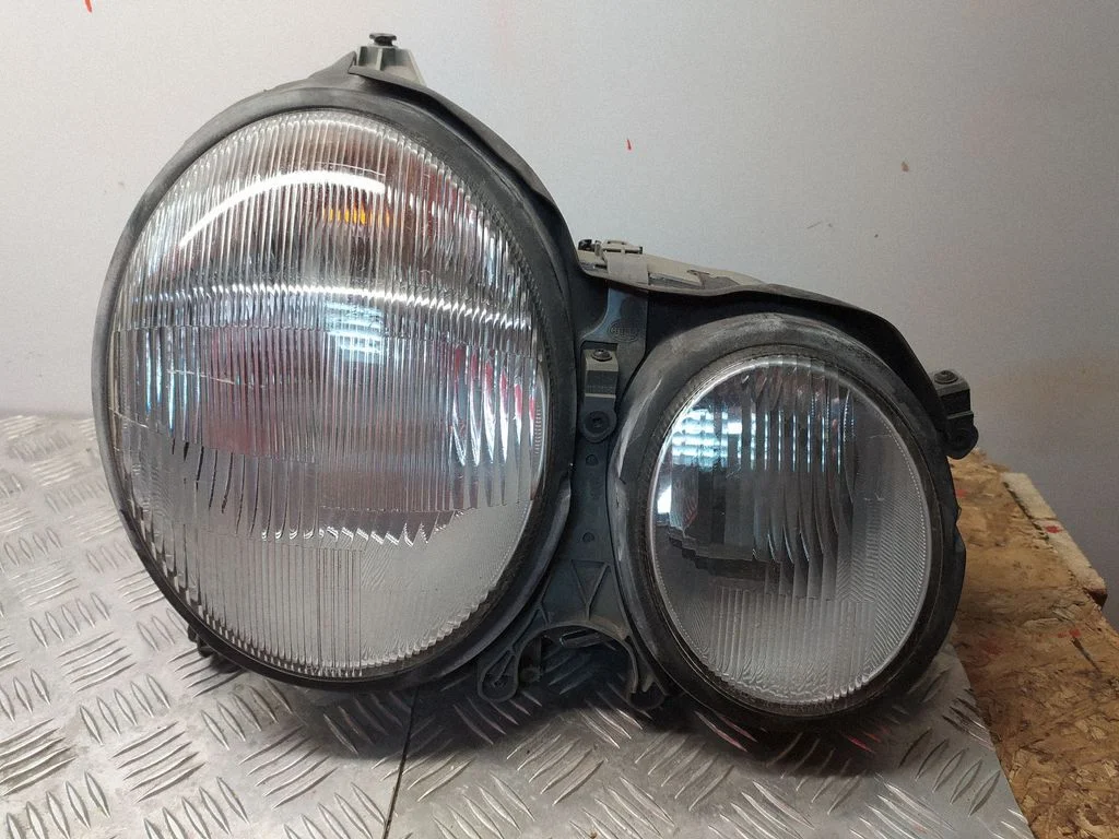 Headlight/headlamp 15060800