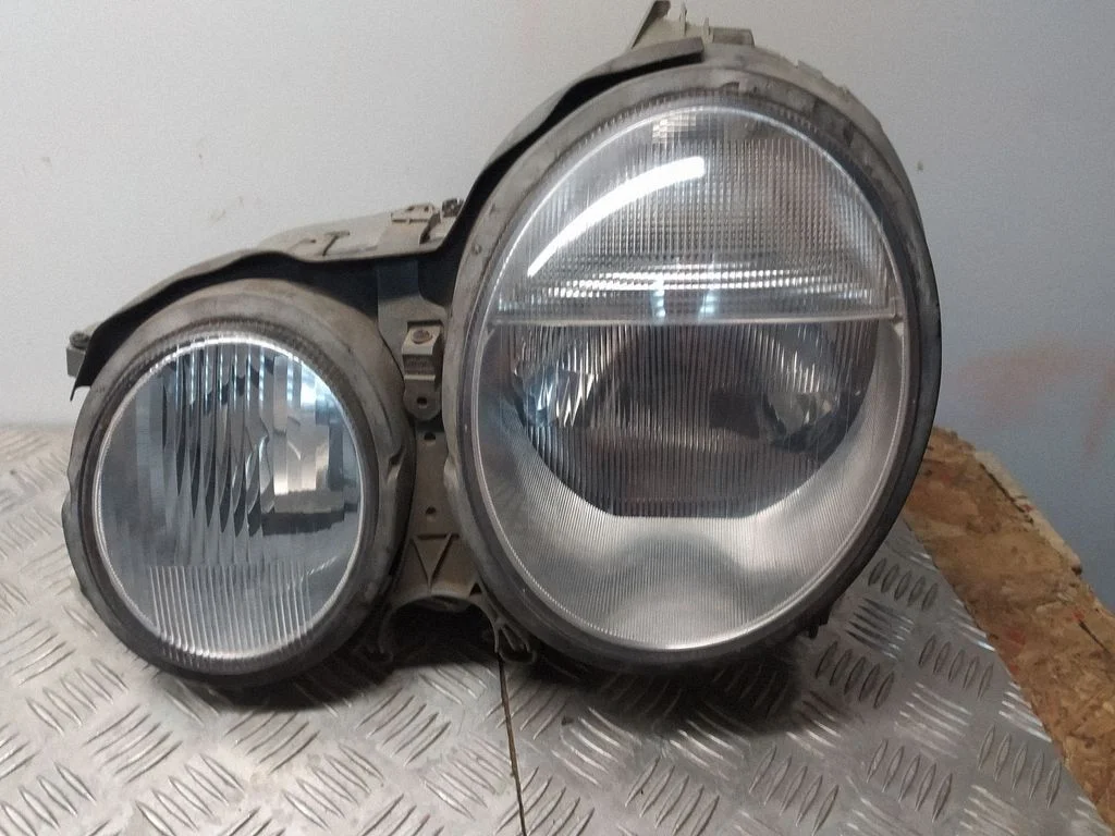 Headlight/headlamp 15060700