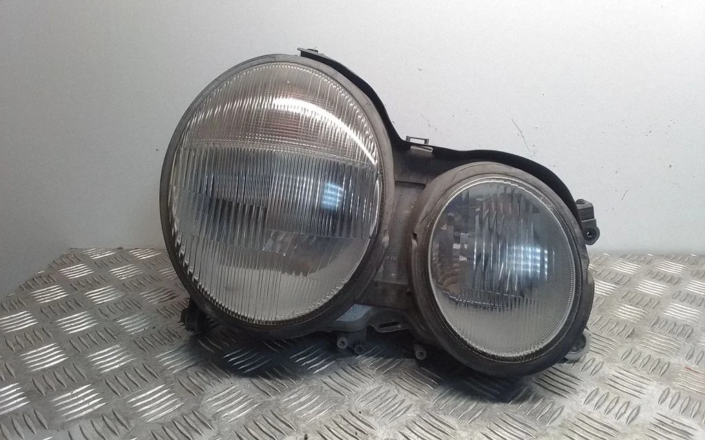 Headlight/headlamp 15060800