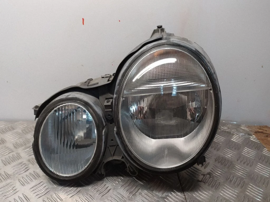 Headlight/headlamp – Mercedes-Benz E-Class W210 (1995-2002)