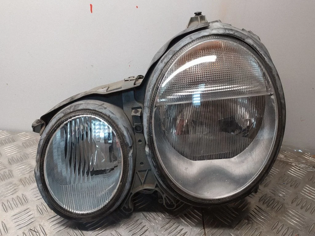 Headlight/headlamp – Mercedes-Benz E-Class W210 (1995-2002)