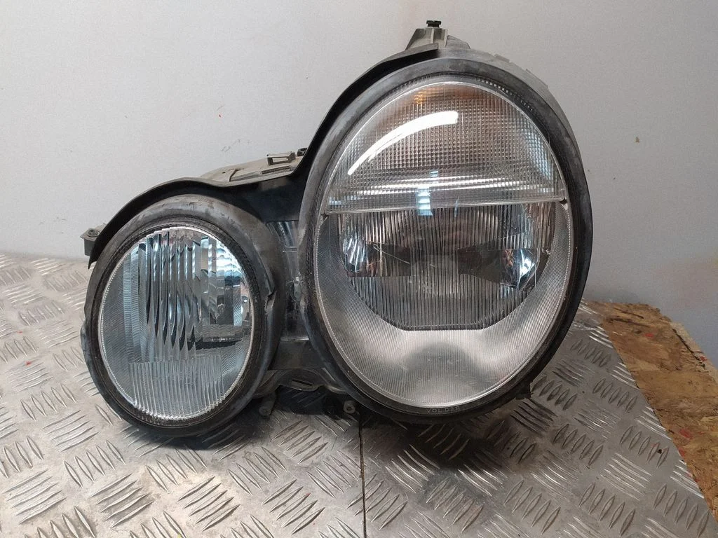 Headlight/headlamp – Mercedes-Benz E-Class W210 (1995-2002)