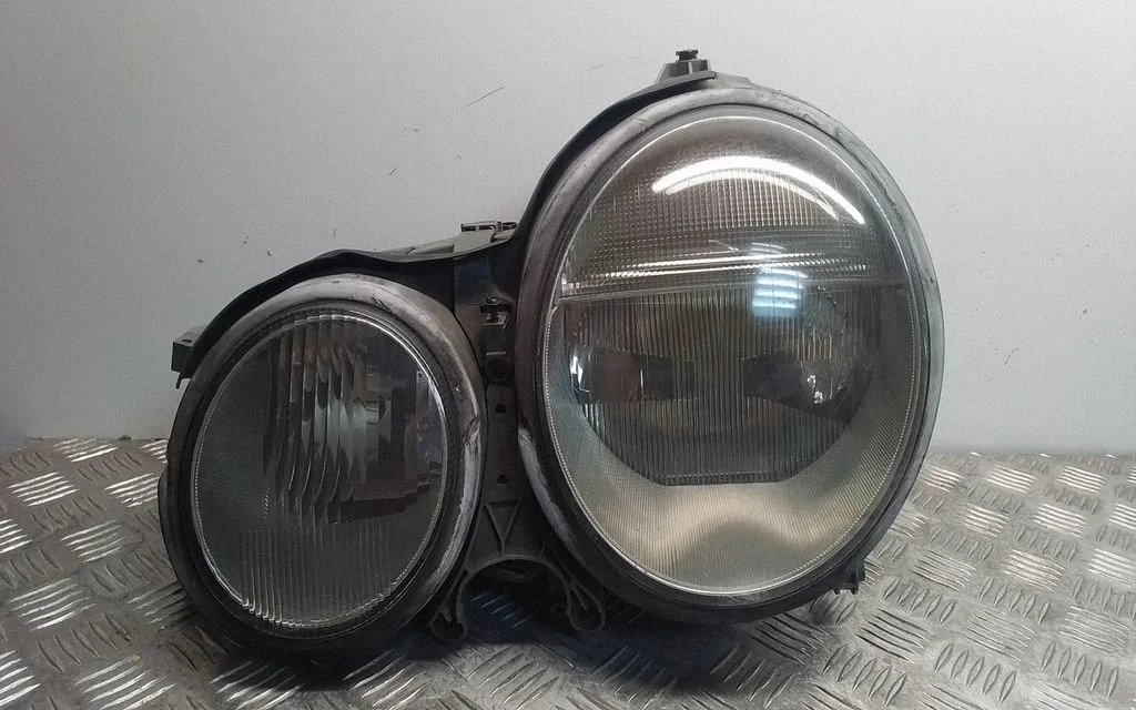 Headlight/headlamp – Mercedes-Benz E-Class W210 (1995-2002)