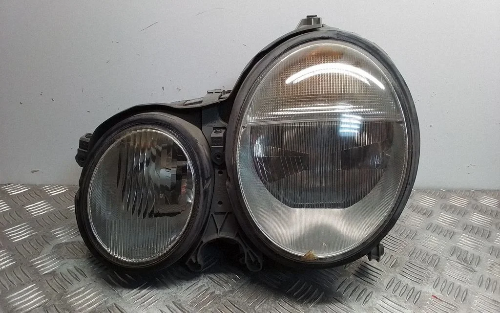 Headlight/headlamp – Mercedes-Benz E-Class W210 (1995-2002)
