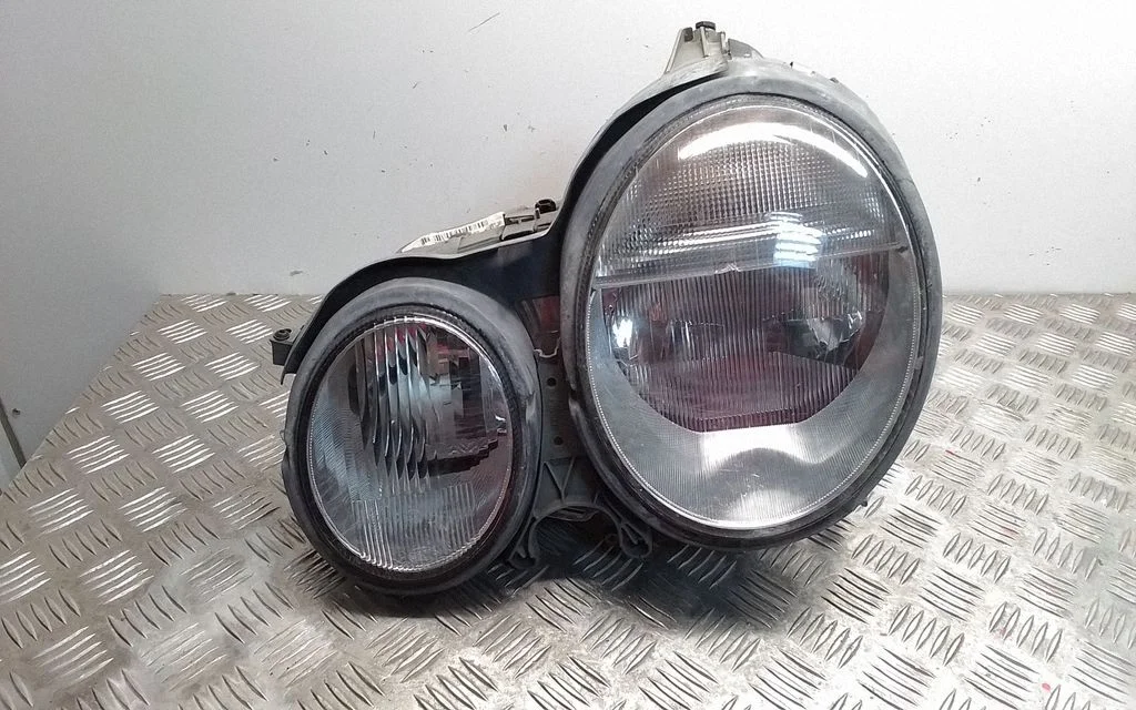 Headlight/headlamp – Mercedes-Benz E-Class W210 (1995-2002)