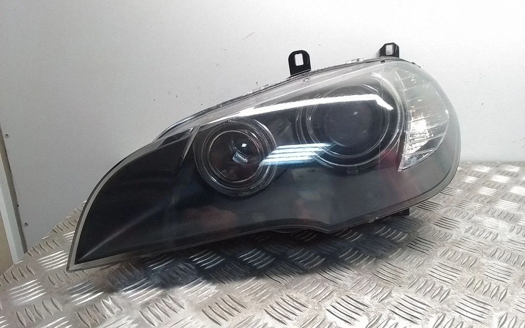 Headlight/headlamp 719561