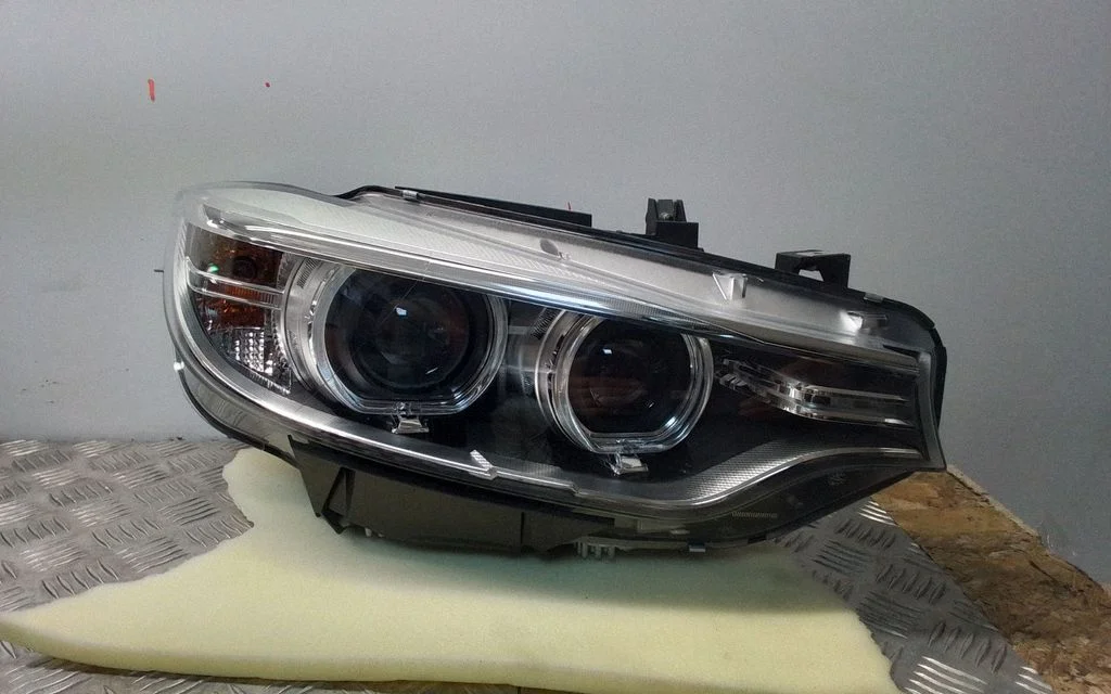 Esituli – BMW 4-seeria F32 F33 (2013-2020)