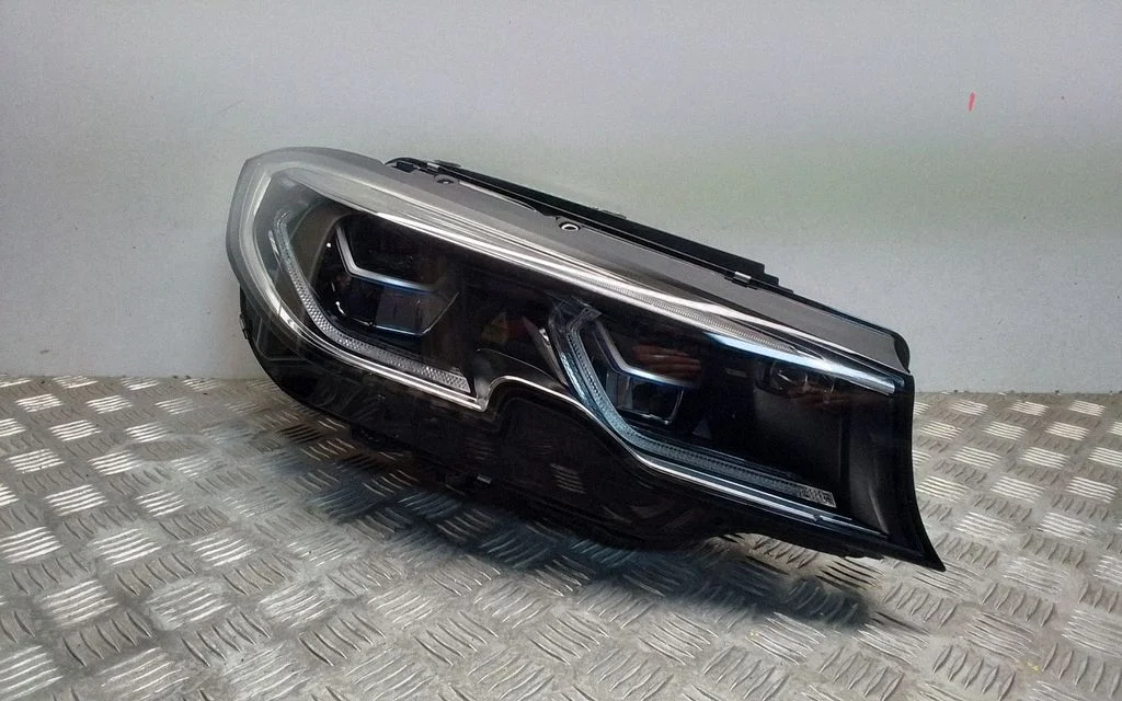 Headlight/headlamp 17098930