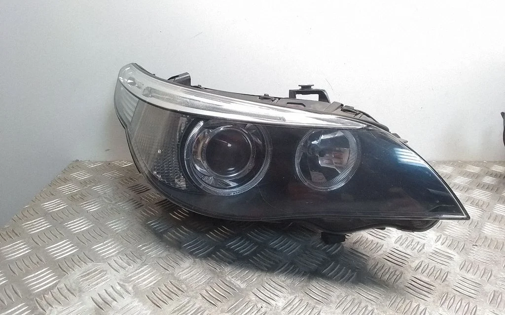 Headlight/headlamp – front right