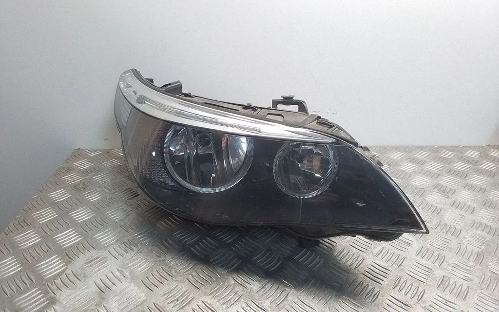 Headlight/headlamp – front right