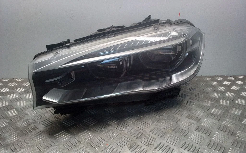 Headlight/headlamp – BMW X5 F15 (2013-2017)