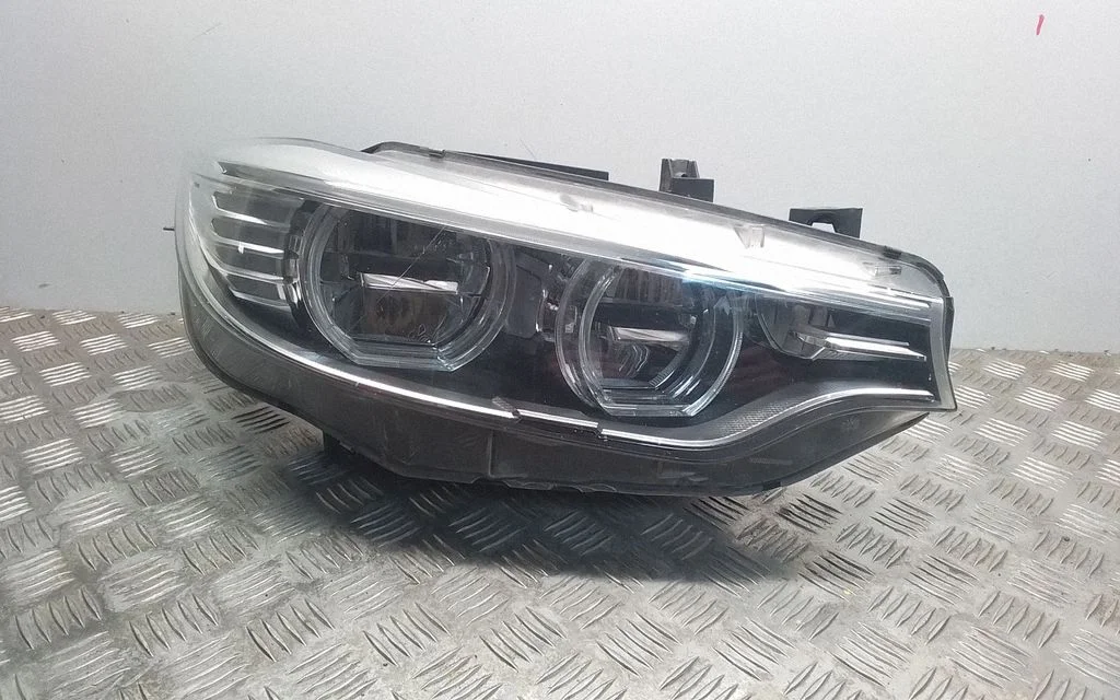 Esituli – BMW 4-seeria F32 F33 (2013-2020)
