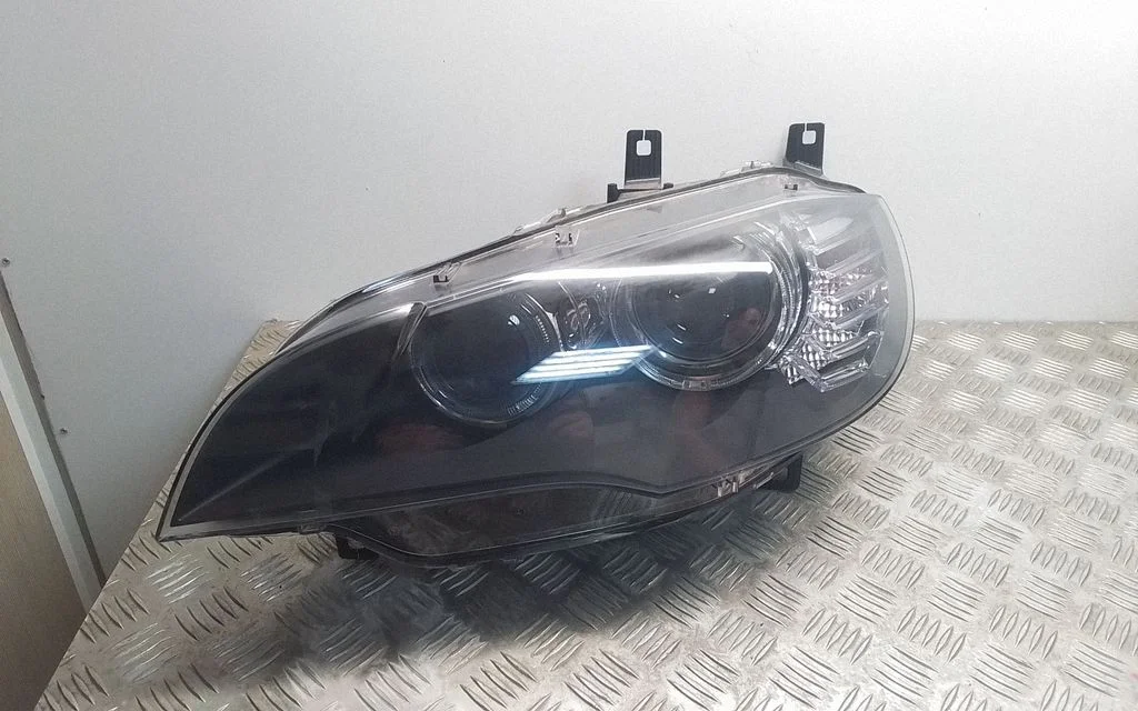 Headlight/headlamp 727136103