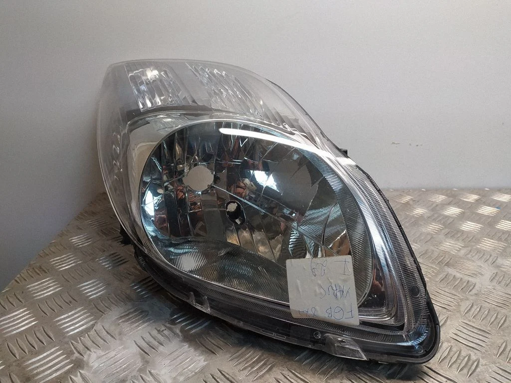 Headlight/headlamp 811100D350