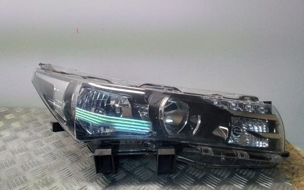 Esituli 8111002E7000