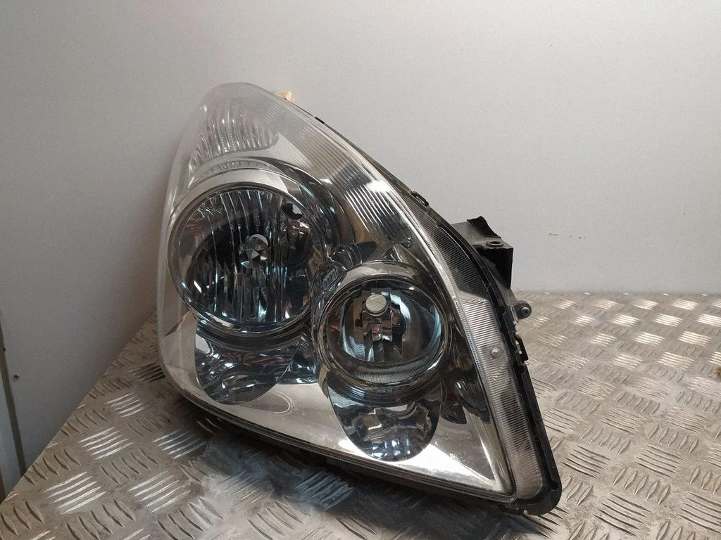 Headlight/headlamp – front right