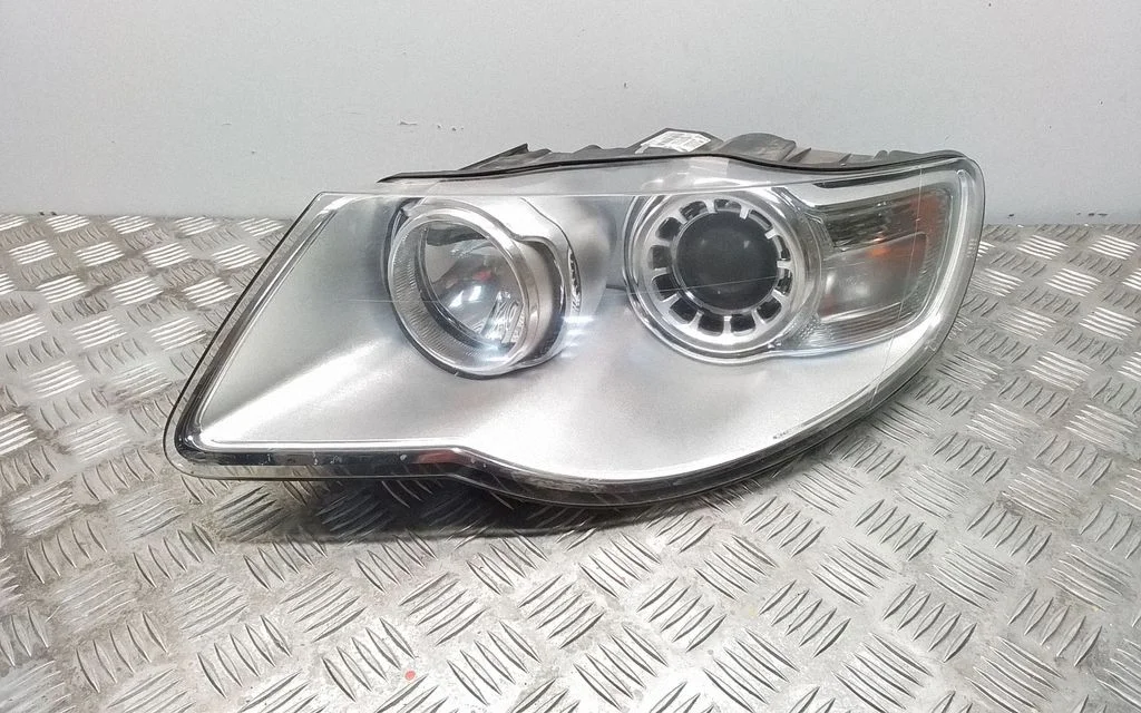 Priekšējais lukturis 7L6941031