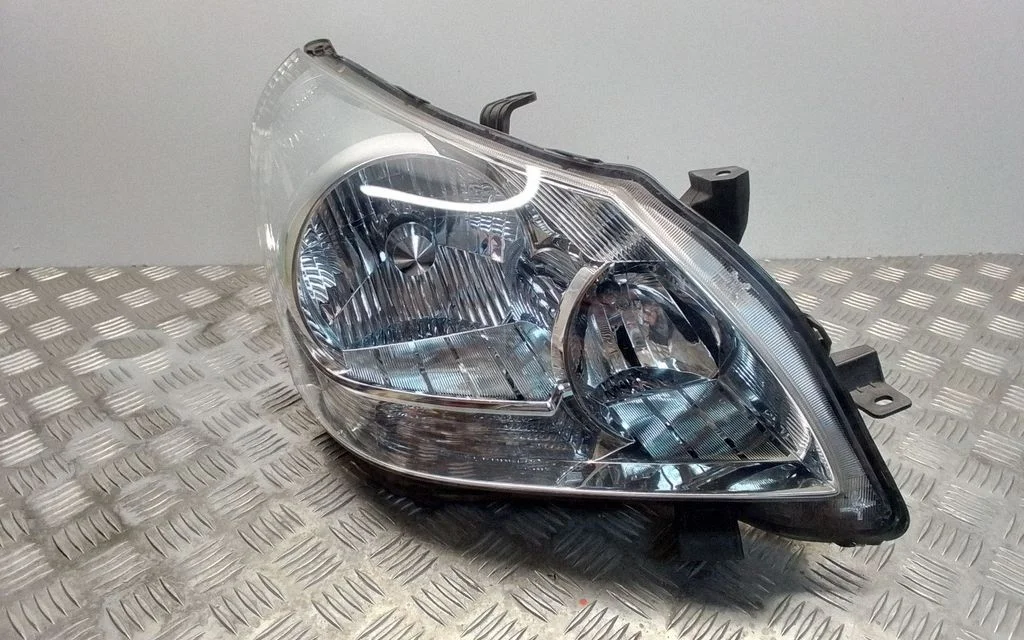 Headlight/headlamp 811100F09000 – Toyota Verso (2009-2018)