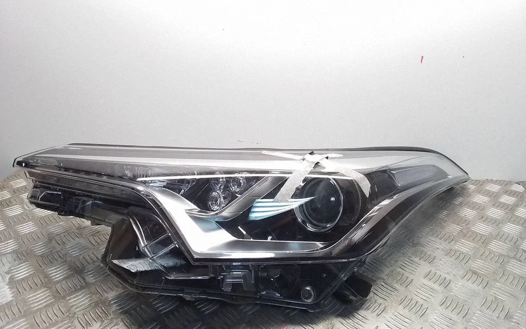 Headlight/headlamp 81150F4031 – Toyota C-HR I (2016-2023)