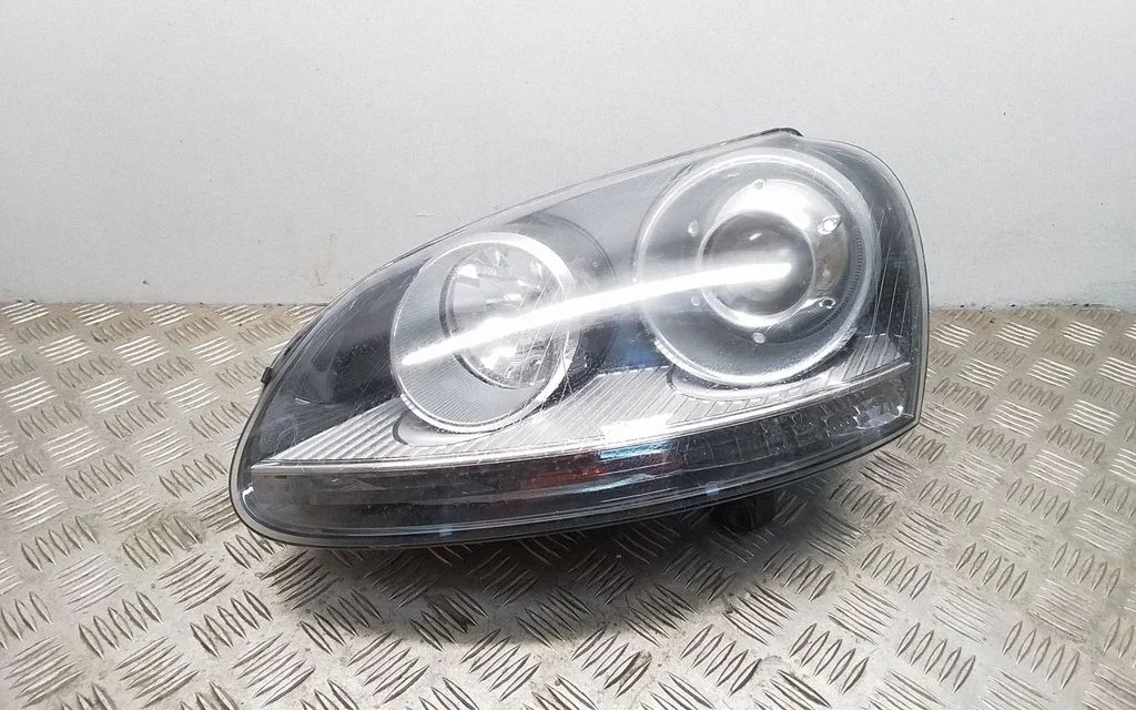 Headlight/headlamp – Volkswagen Golf Plus (2005-2013)