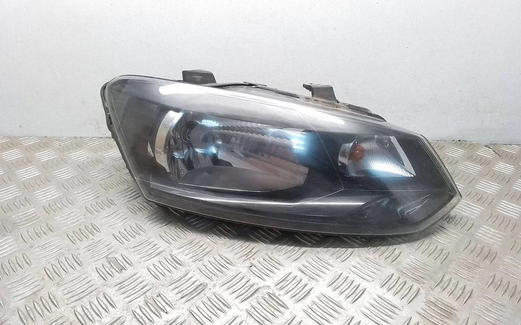 Headlight/headlamp – Volkswagen Polo V 6R (2009-2017)