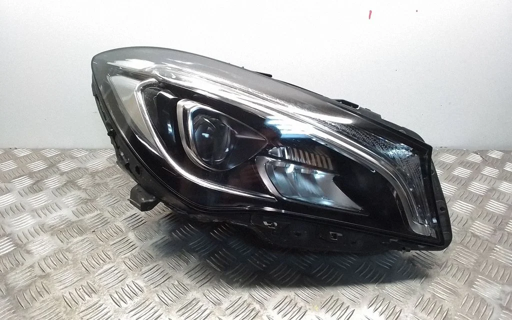 Headlight/headlamp – front right