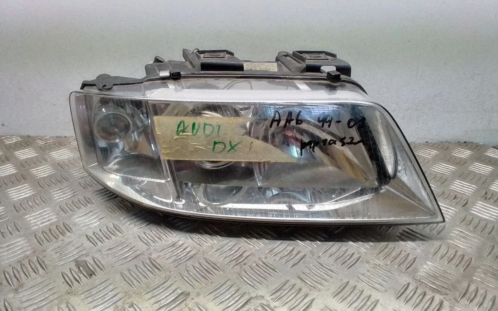 Reflektor 4B0941004AQ