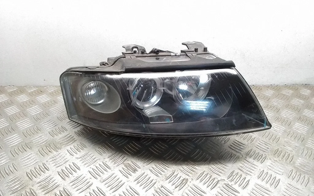 Headlight/headlamp – front right
