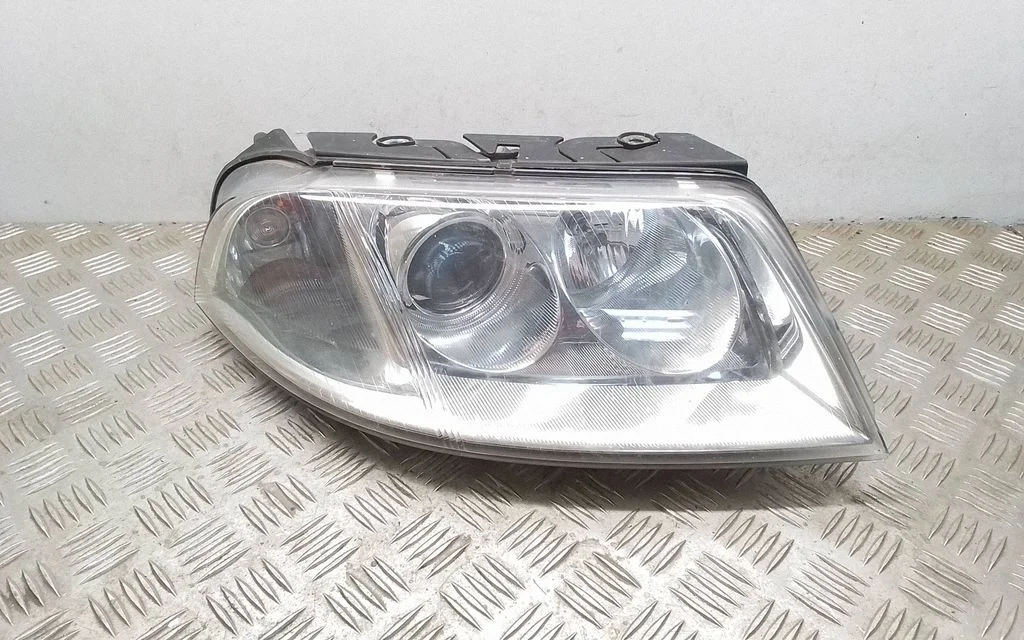 Headlight/headlamp 3B0941016AG