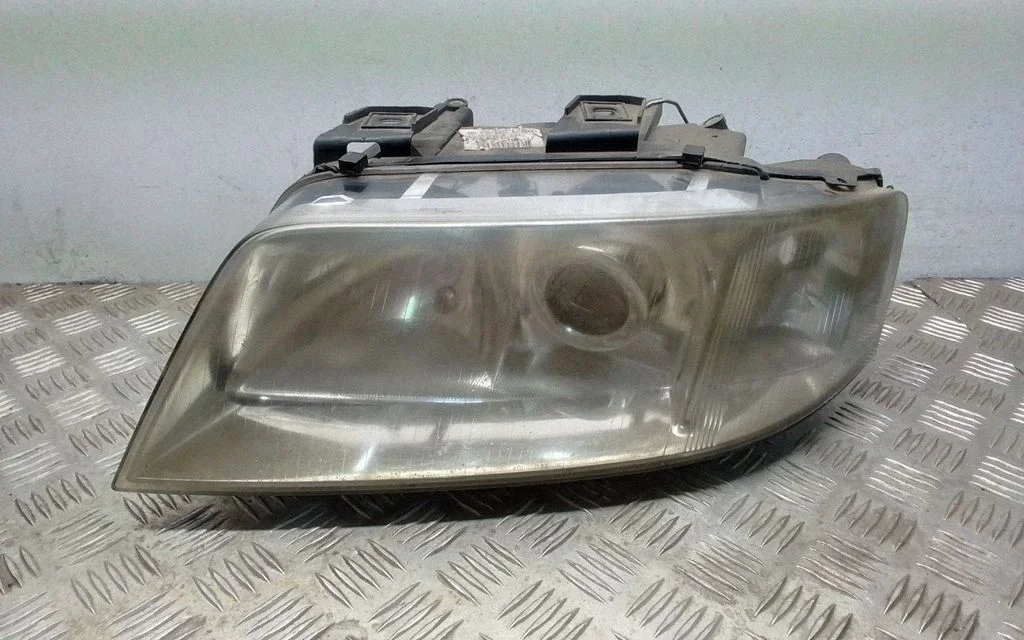 Reflektor 4B0941029L