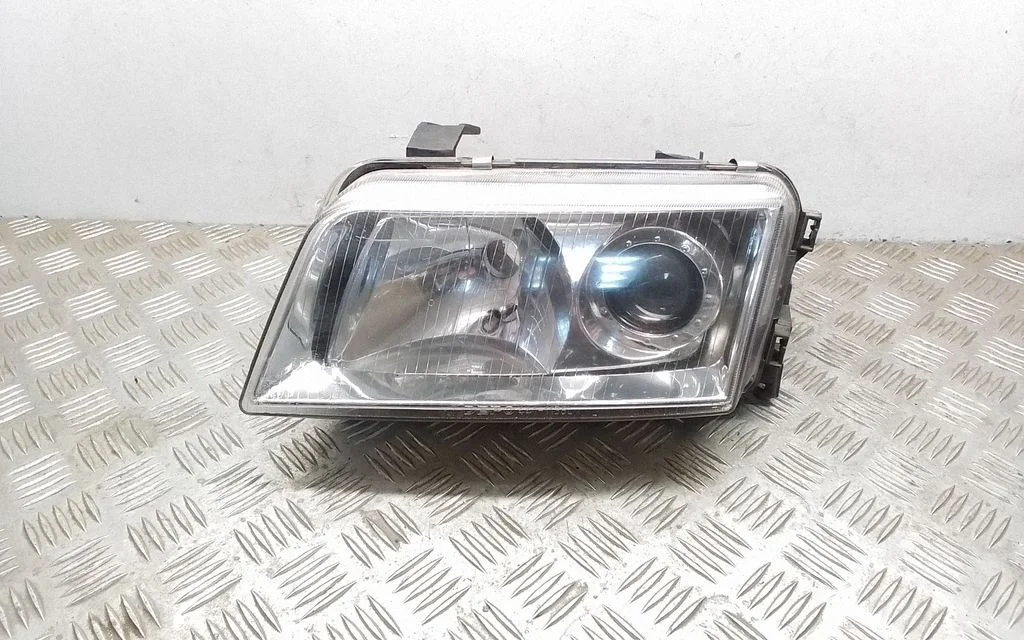 Headlight/headlamp – front left