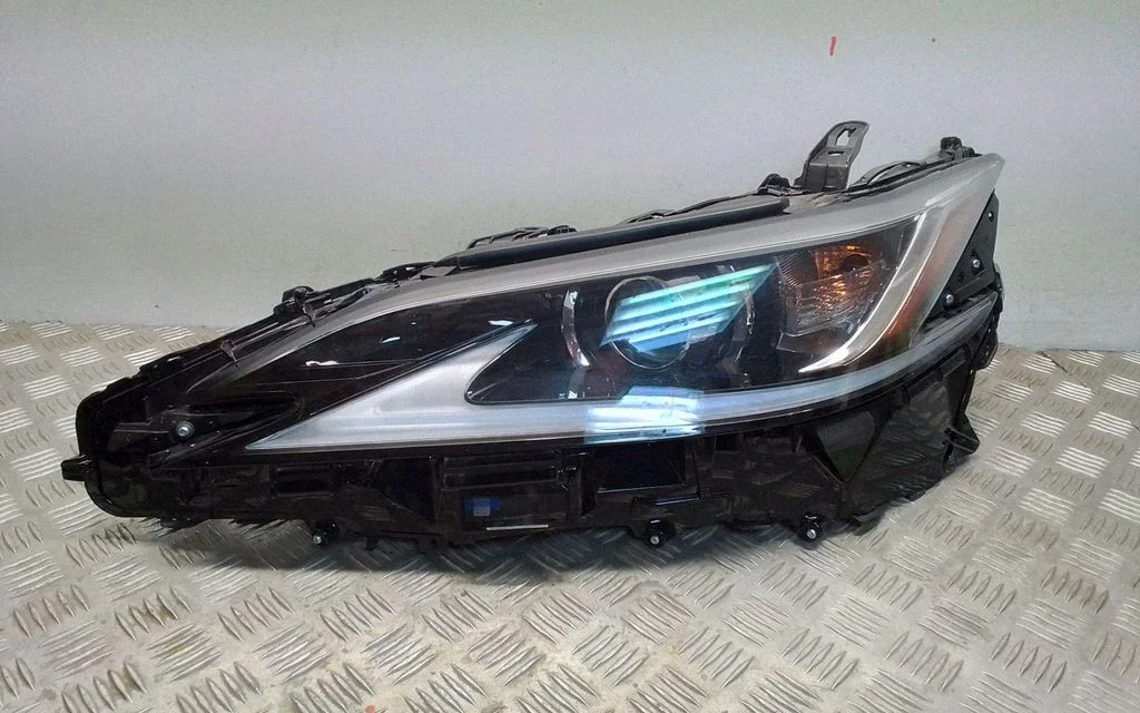 Esituli 319007227G – Lexus ES VII XZ10 (2018-2021)