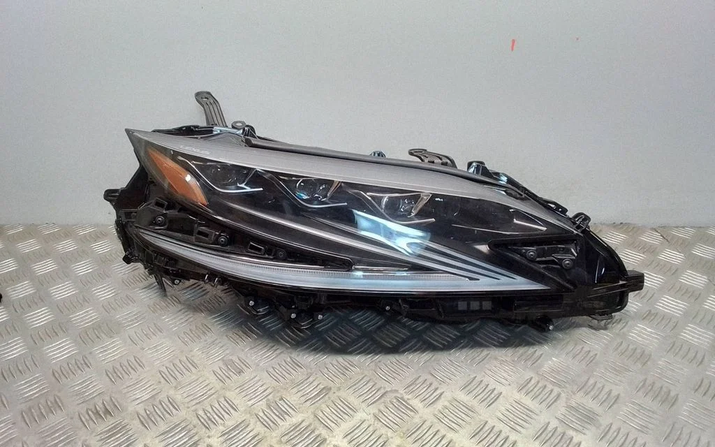 Esituli 8990850030 – Lexus ES VII XZ10 (2018-2021)
