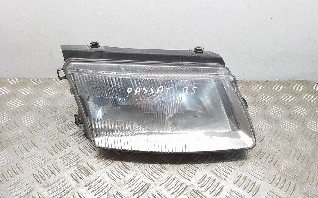 Headlight/headlamp – Volkswagen Passat B5 (1997-2000)