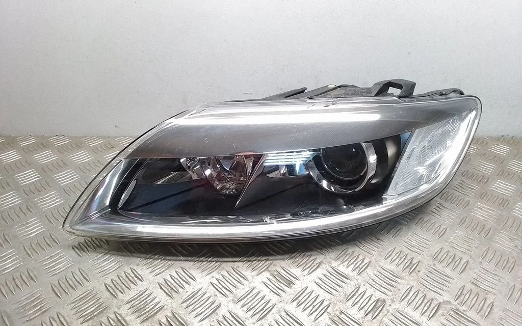 Headlight/headlamp – front left