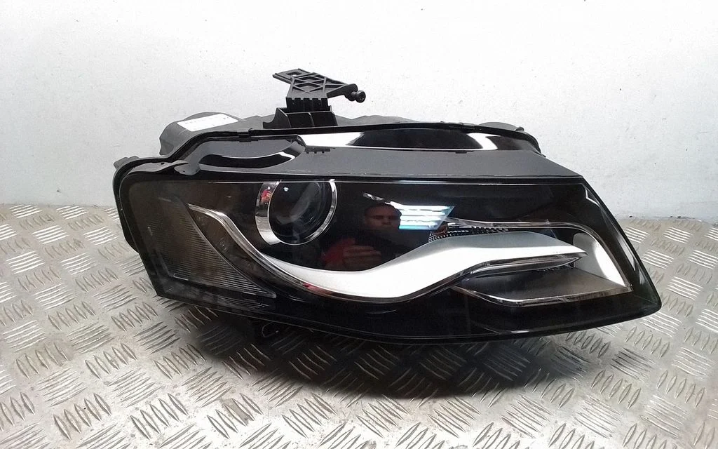 Headlight/headlamp 8K0841004C