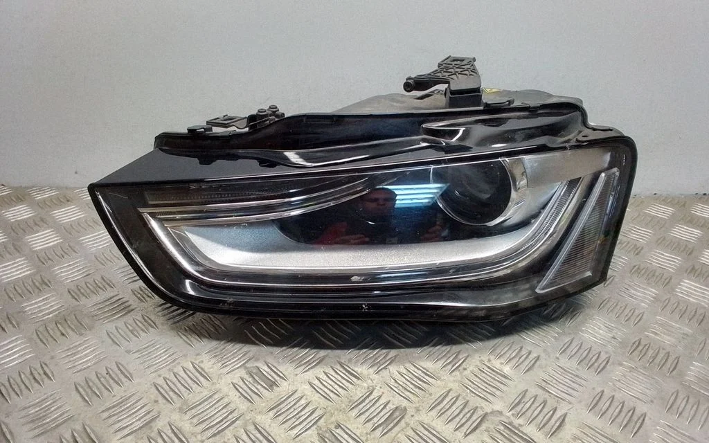 Headlight/headlamp – front left