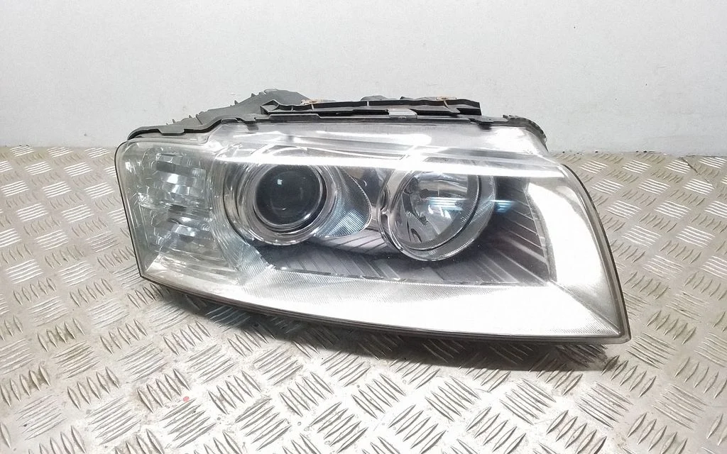 Headlight/headlamp – front right