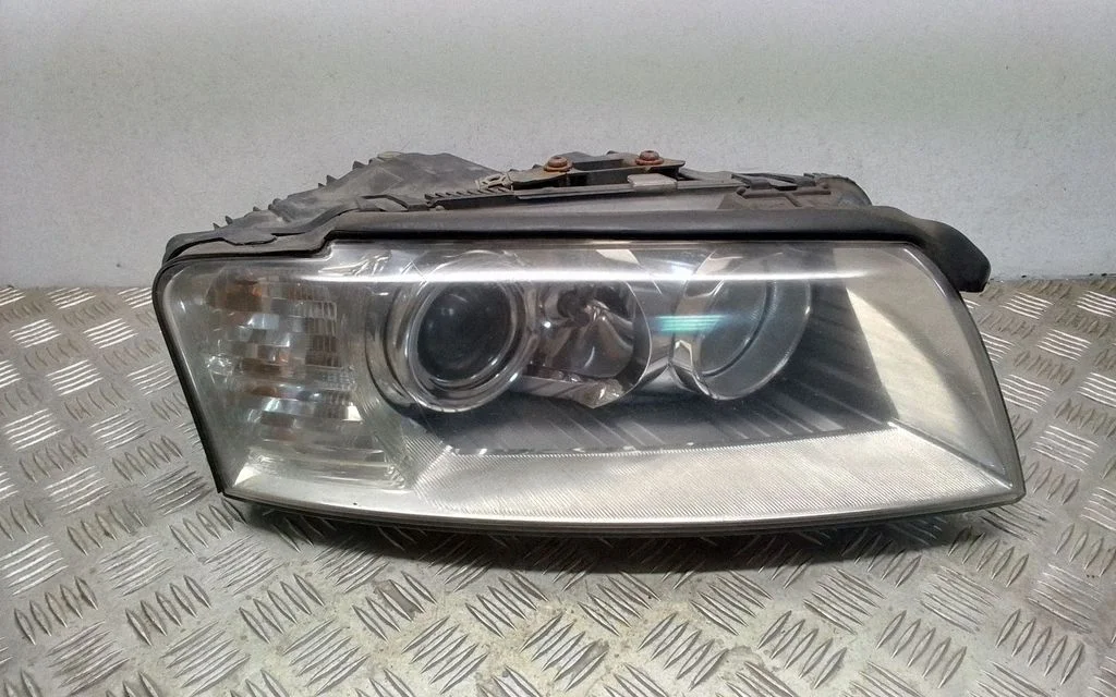 Headlight/headlamp – front right