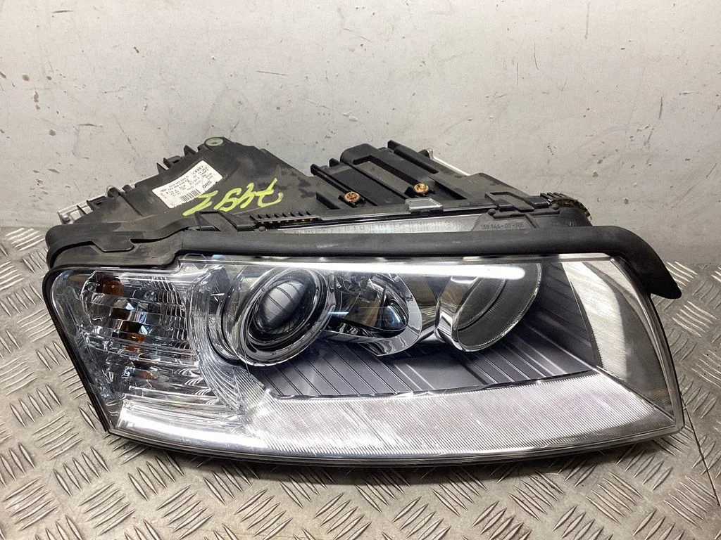 Headlight/headlamp – front right