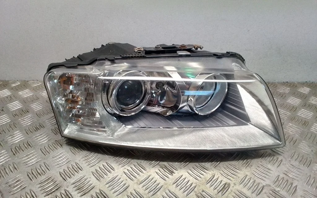 Headlight/headlamp – front right