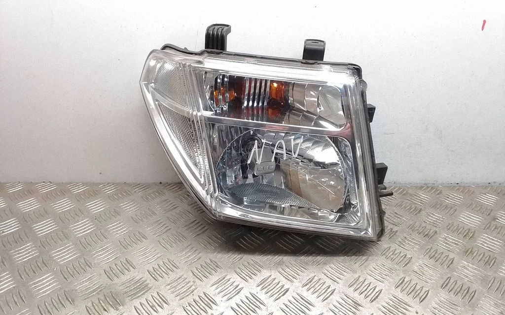 Headlight/headlamp – Nissan Navara D40 (2004-2015)