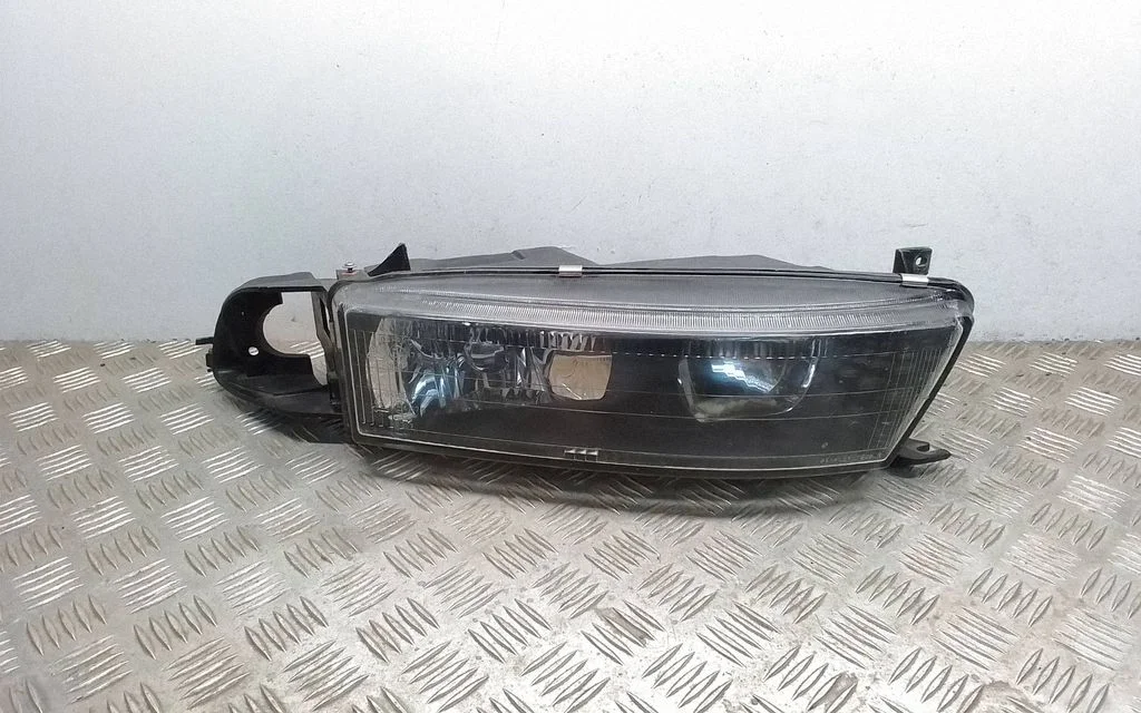 Headlight/headlamp – front right