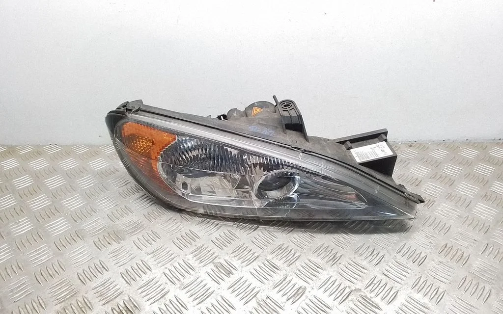 Headlight/headlamp – Nissan Primera (2000-2001)