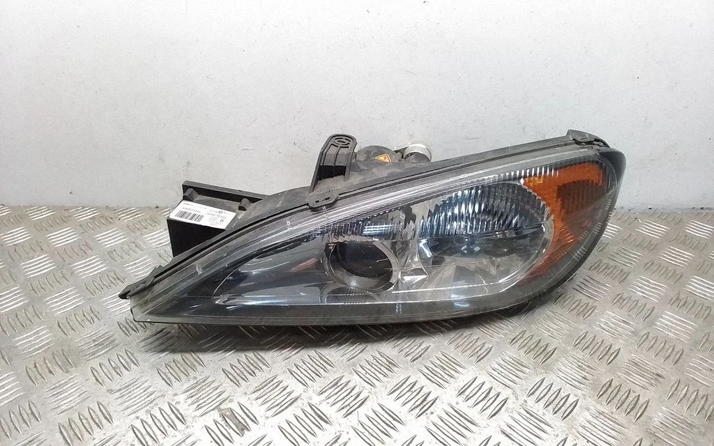 Headlight/headlamp – Nissan Primera (2000-2001)