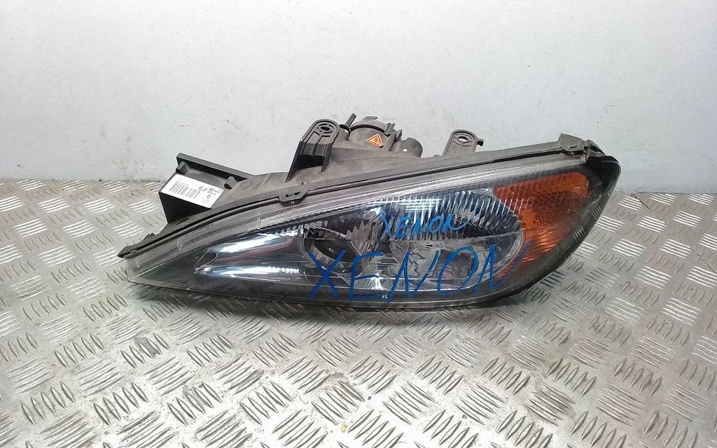 Headlight/headlamp – Nissan Primera (2000-2001)