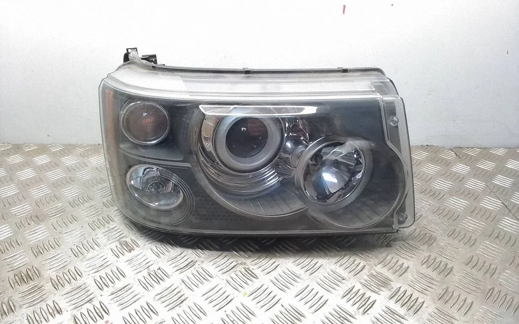 Headlight/headlamp – Land Rover Range Rover L322 (2002-2012)
