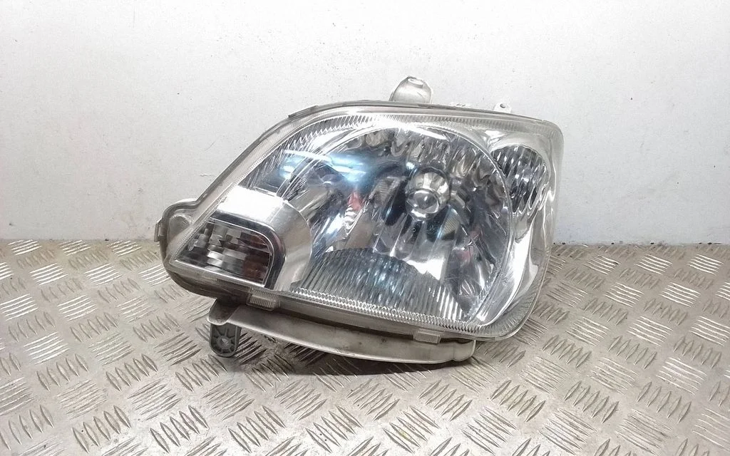 Headlight/headlamp 10051731 – Daihatsu Mira L250 (2002-2006)
