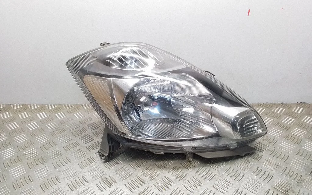 Headlight/headlamp – front right