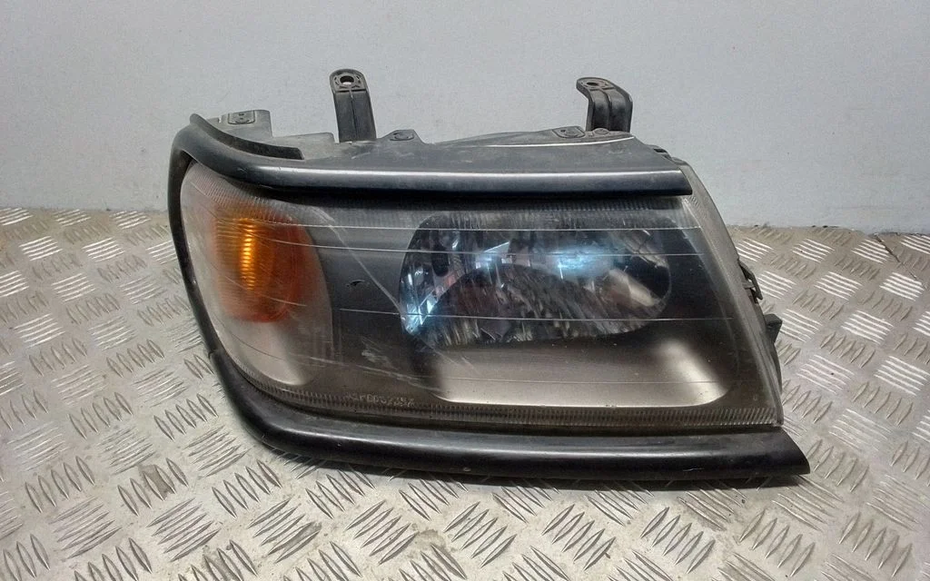 Esituli – Mitsubishi Pajero Sport I (1996-2008)
